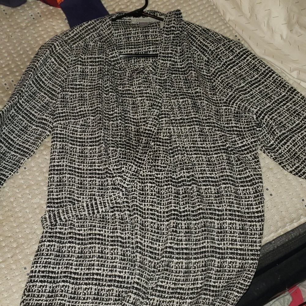 Black and white printed maternity blouse